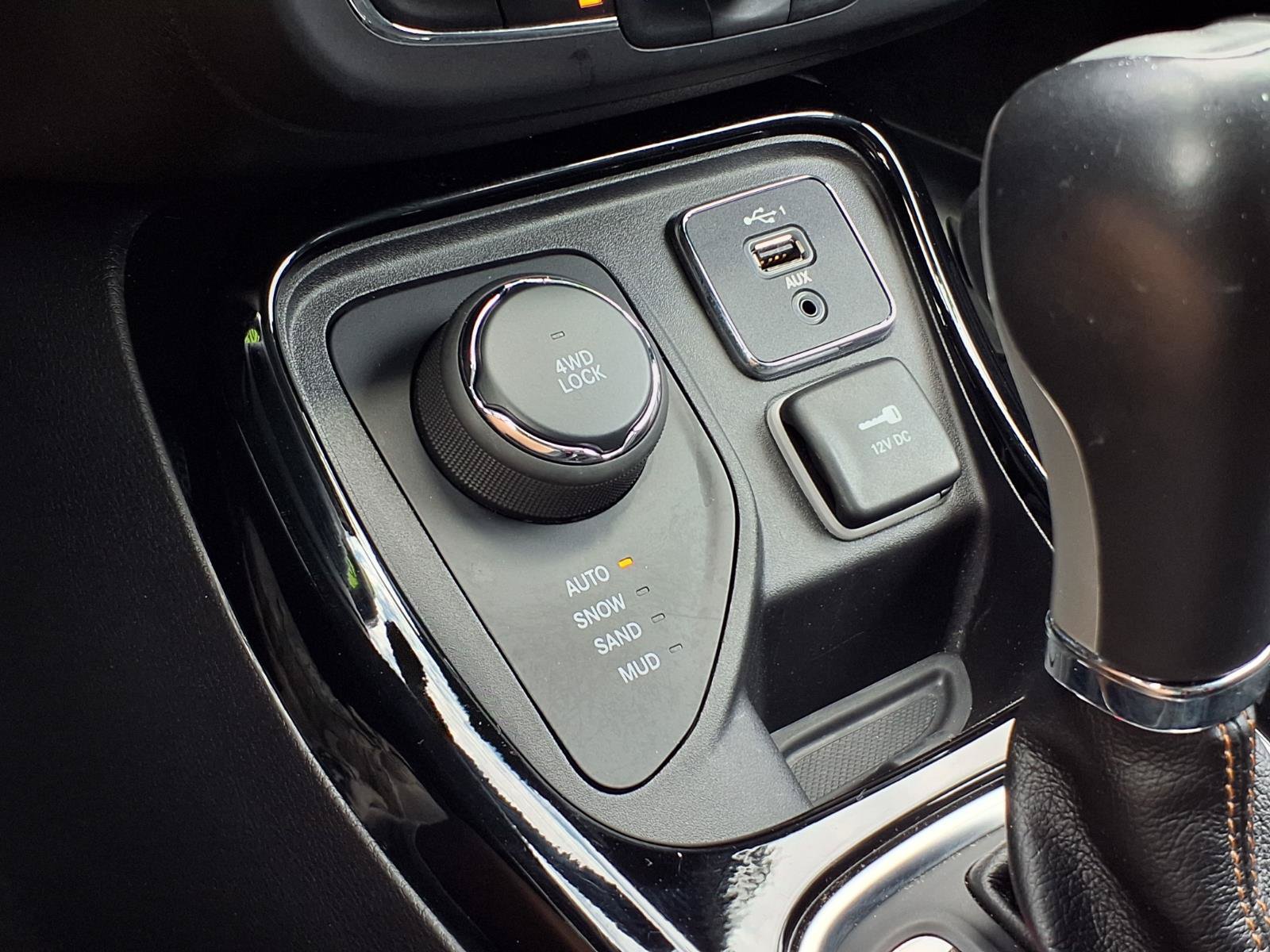 Used 2019 Jeep Compass Limited AWD/4WD image 13