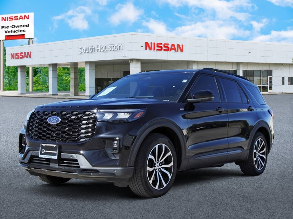 Used 2025 Ford Explorer ST-Line image 2