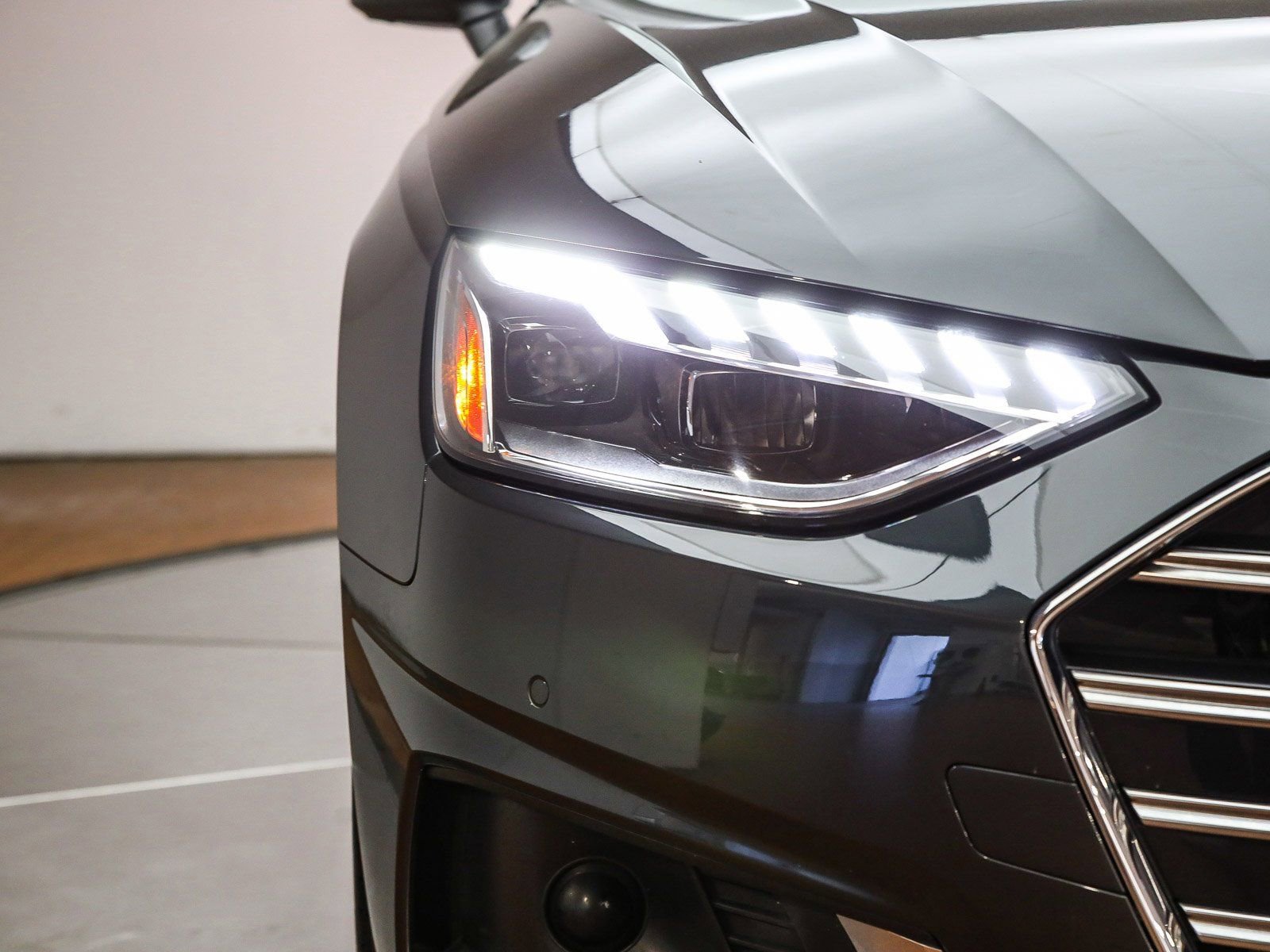 Used 2022 Audi A4 2.0T Premium Plus w/ Premium Plus Package image 5