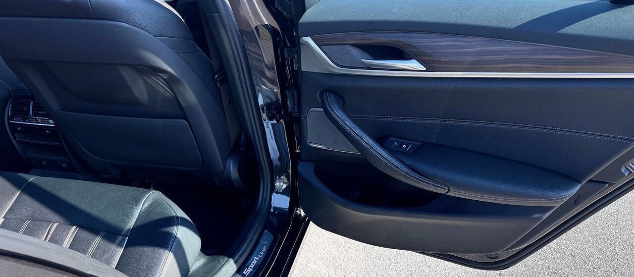 Used 2017 BMW 540i xDrive image 16