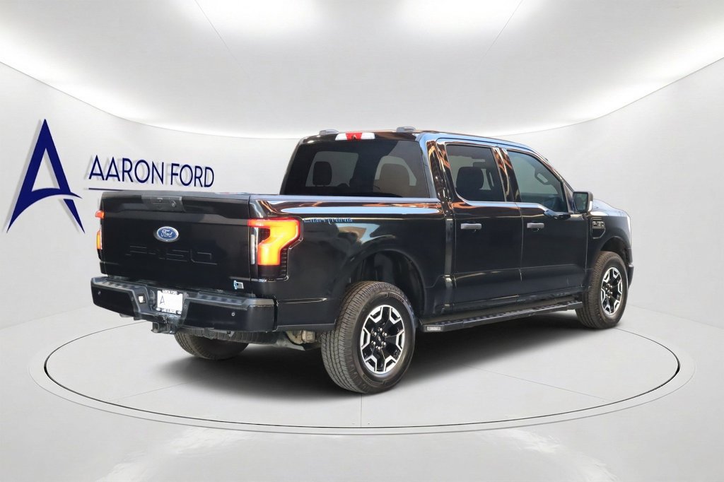Used 2023 Ford F150 Lightning XLT AWD/4WD image 4