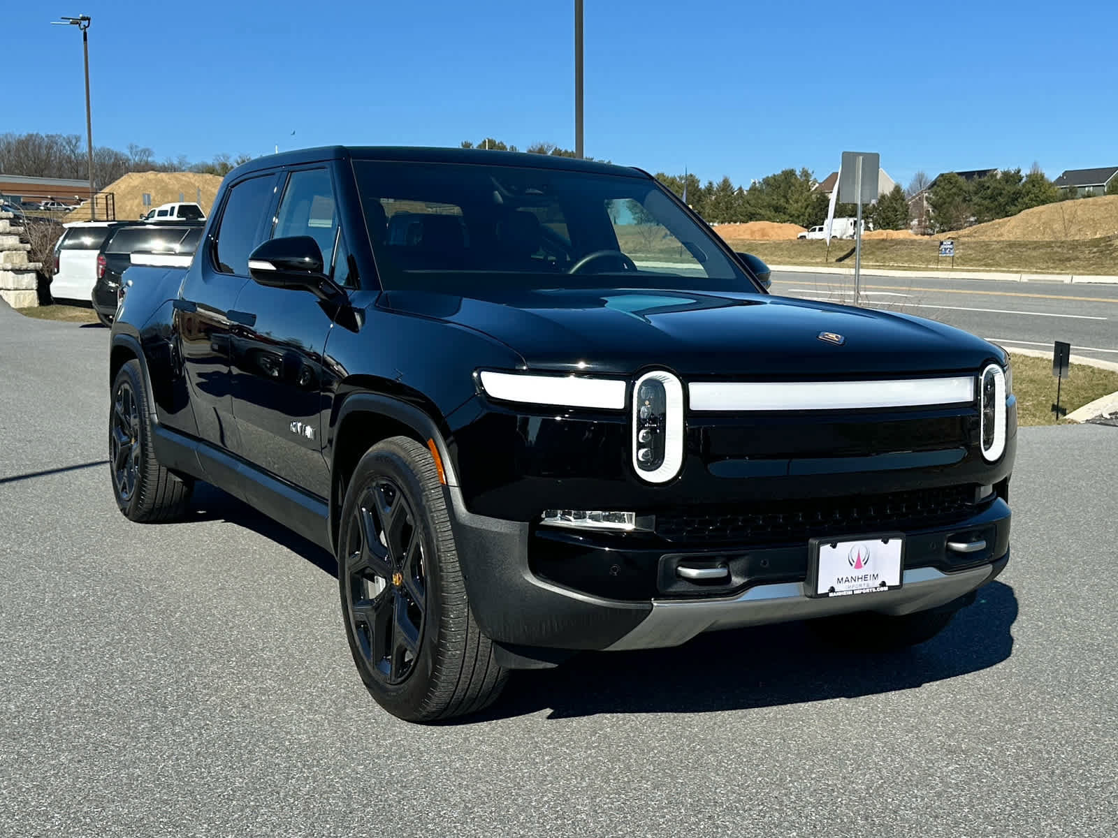 Used 2023 Rivian R1T Adventure image 2