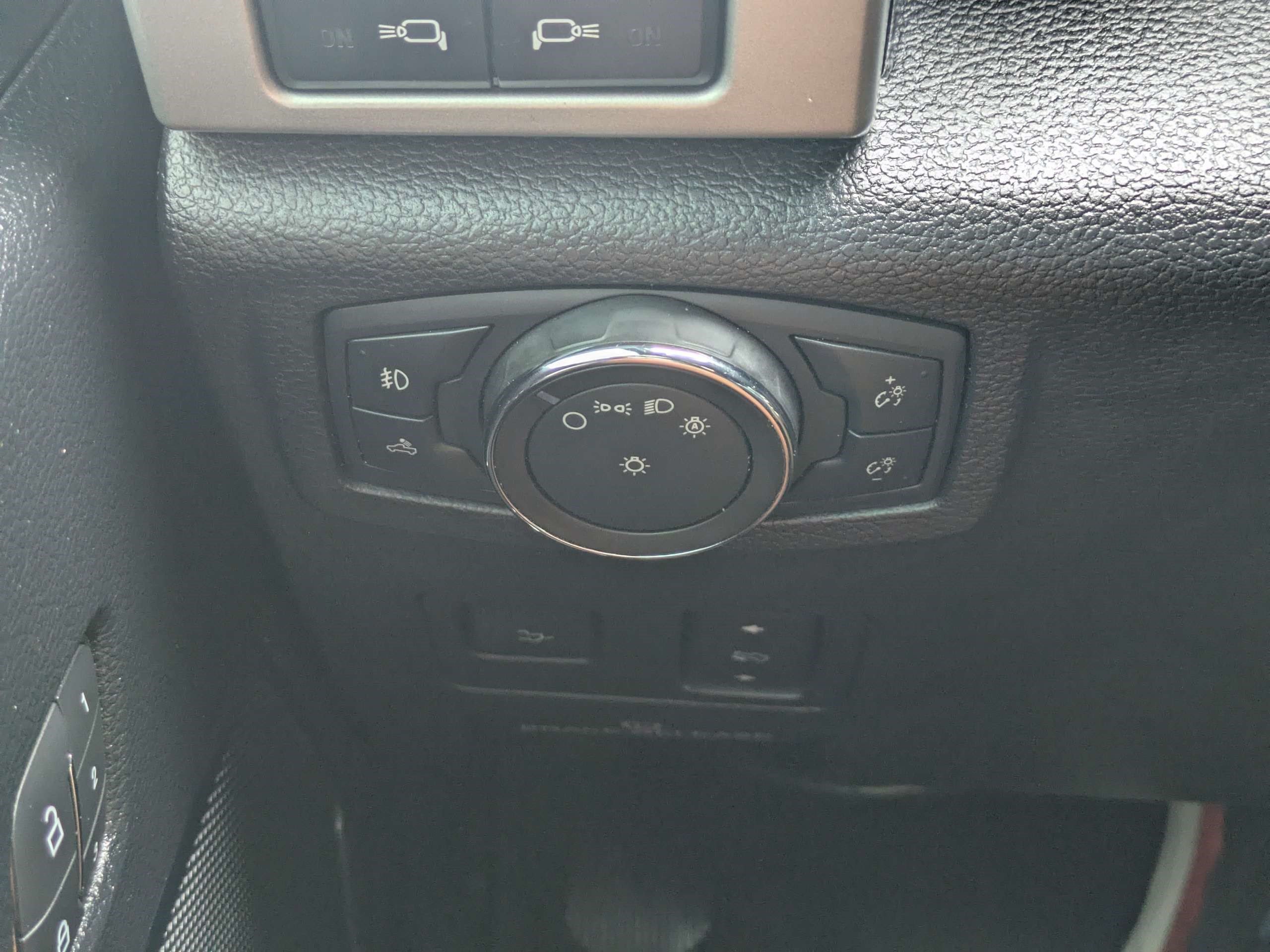 Used 2019 Ford F250 Lariat w/ Lariat Ultimate Package AWD/4WD image 22
