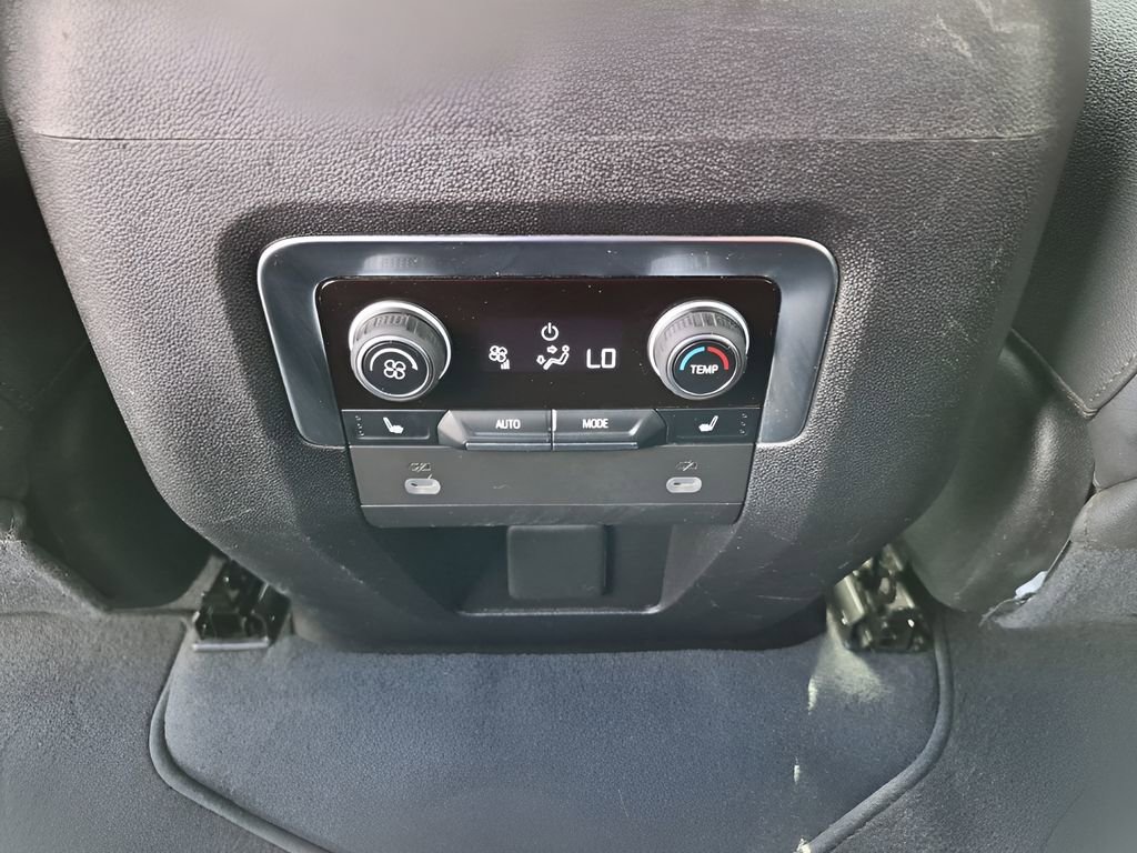 Used 2023 Chevrolet Suburban RST w/ Luxury Package image 21