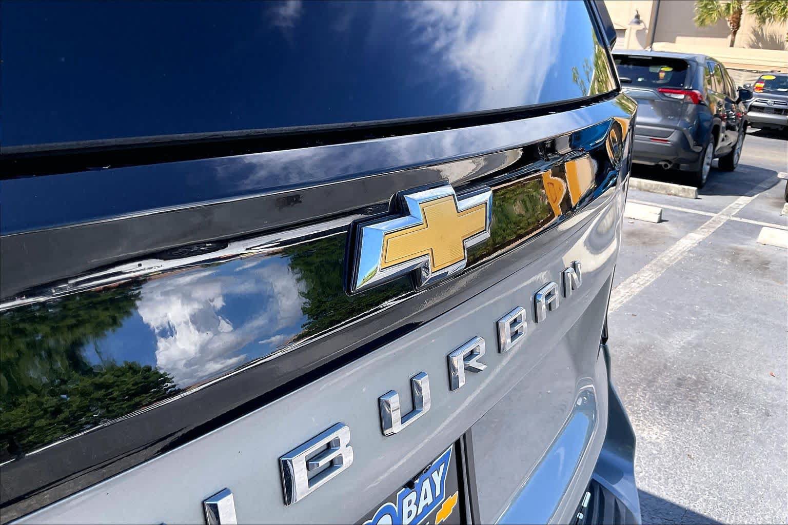 Used 2025 Chevrolet Suburban LT AWD/4WD image 9