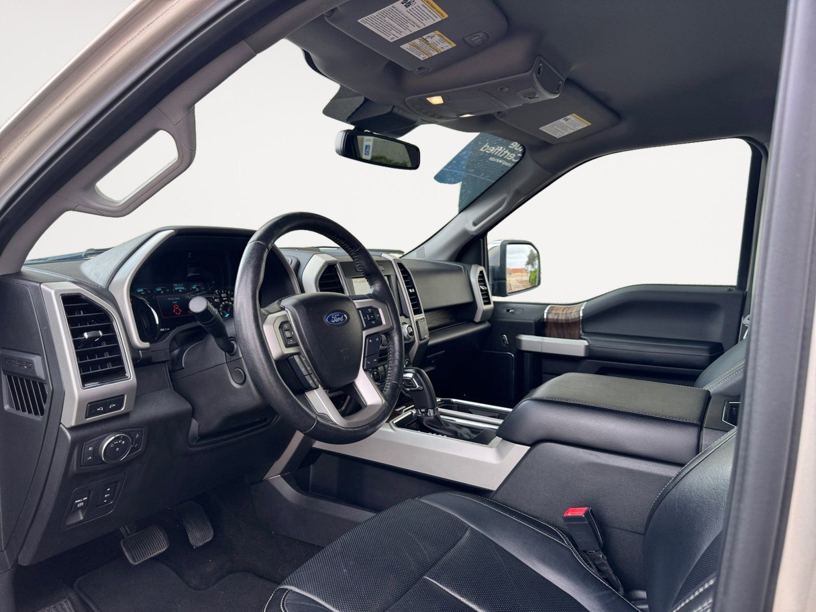 Used 2018 Ford F150 Lariat w/ Equipment Group 502A Luxury image 9