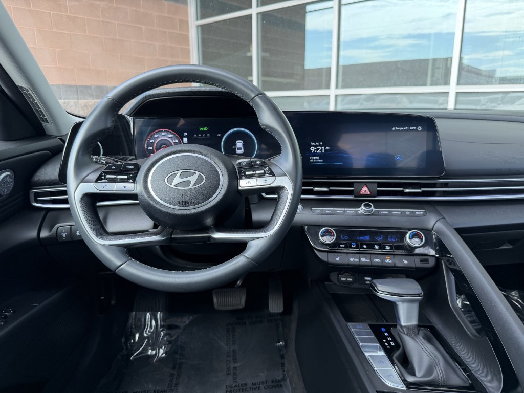 Used 2025 Hyundai Elantra Limited FWD image 16