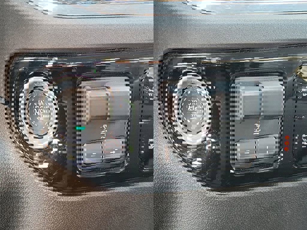 Used 2024 GMC Sierra 1500 SLE w/ Preferred Package image 29