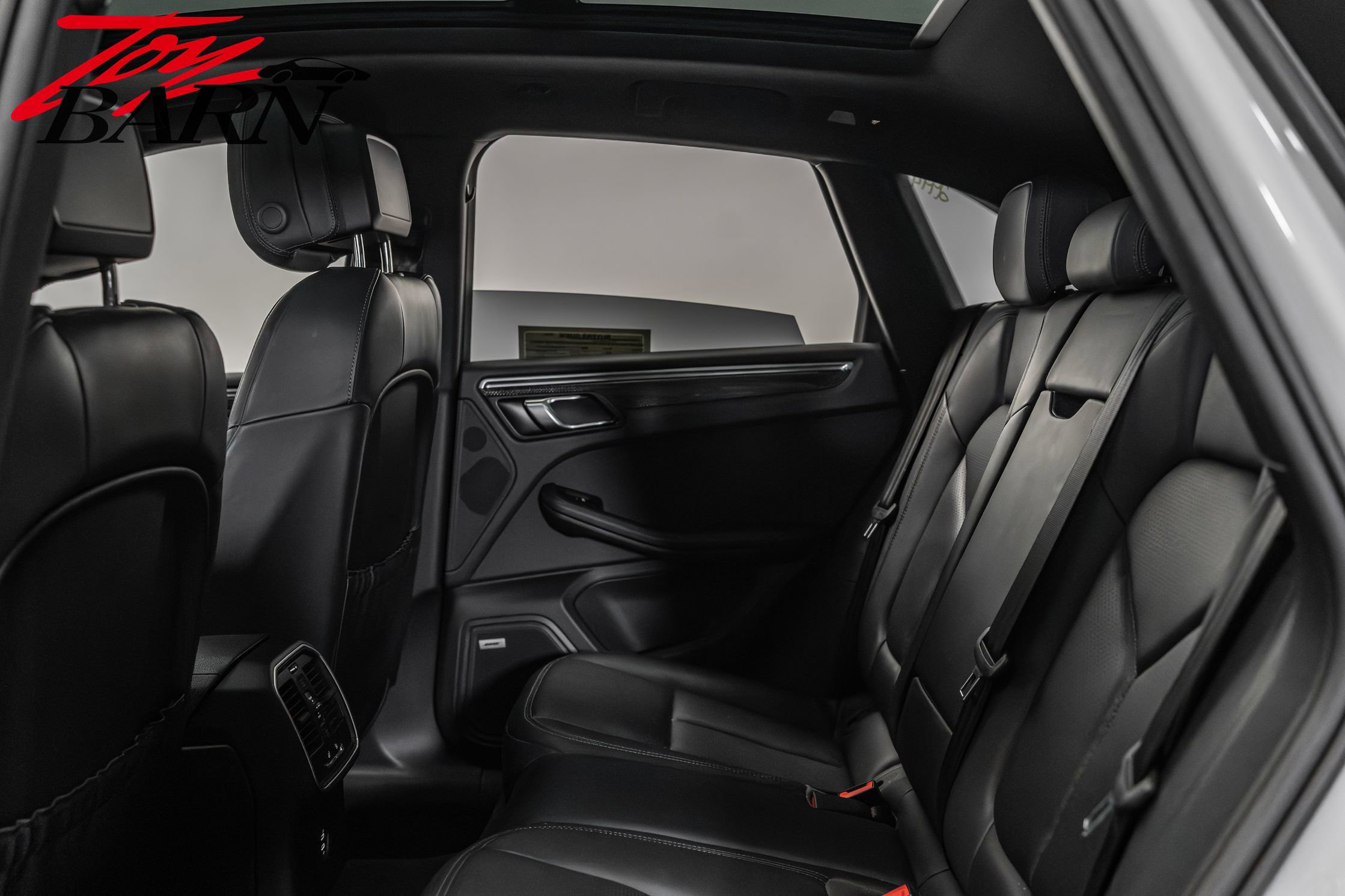 Used 2023 Porsche Macan S image 47