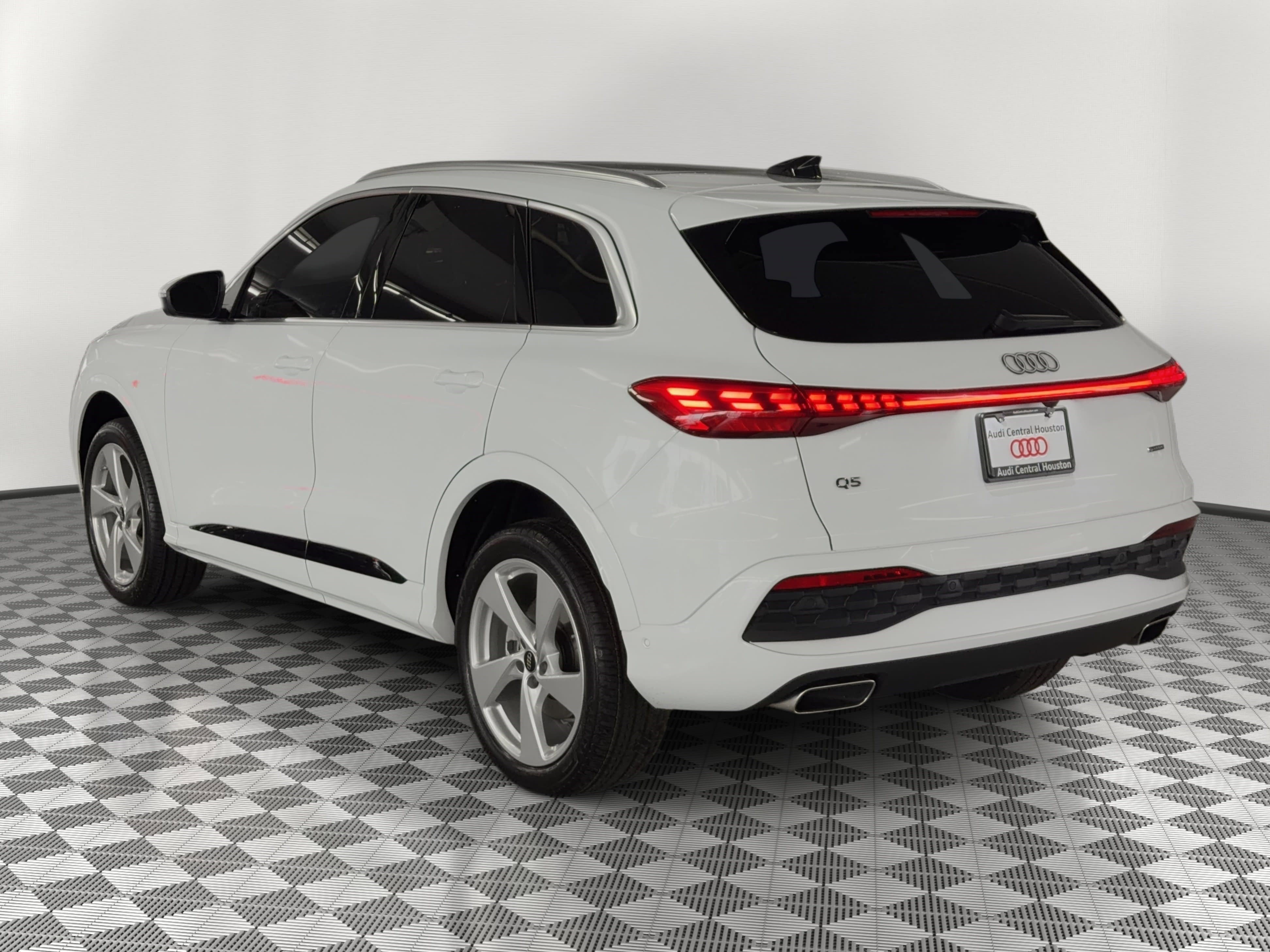 New 2026 Audi Q5 Premium Plus image 3