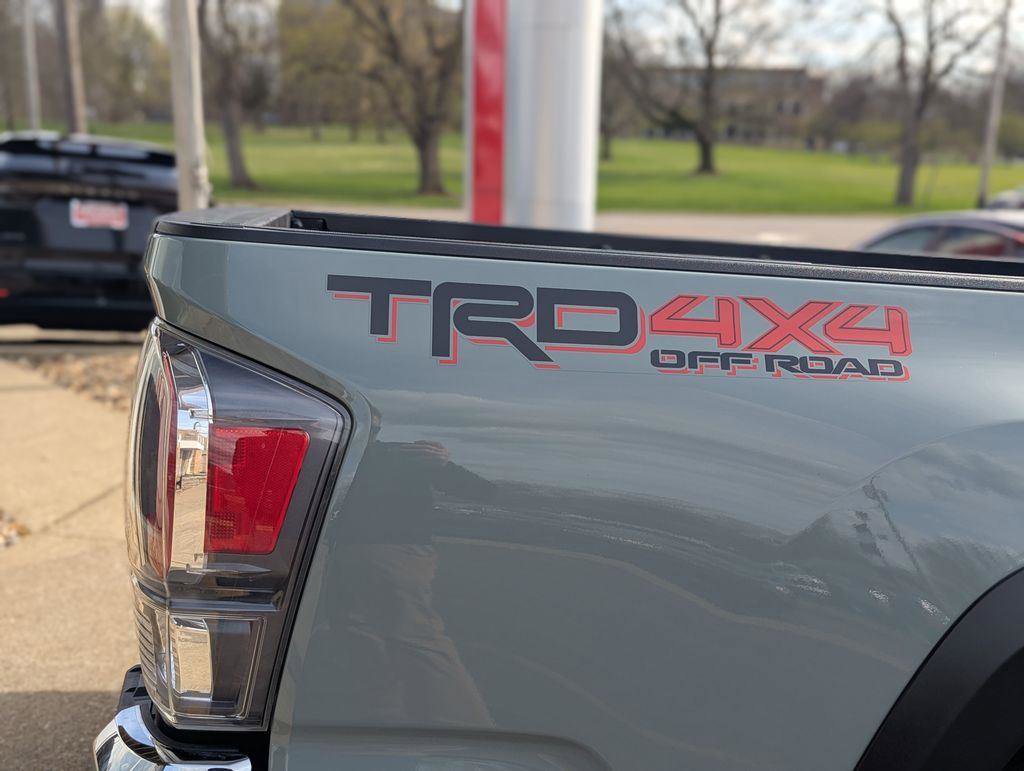 Used 2023 Toyota Tacoma TRD Off-Road w/ TRD Premium Off Road Package image 10