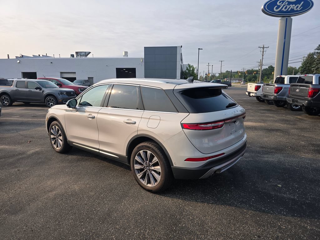 Used 2020 Lincoln Corsair Reserve w/ Equipment Group 201A AWD/4WD image 3
