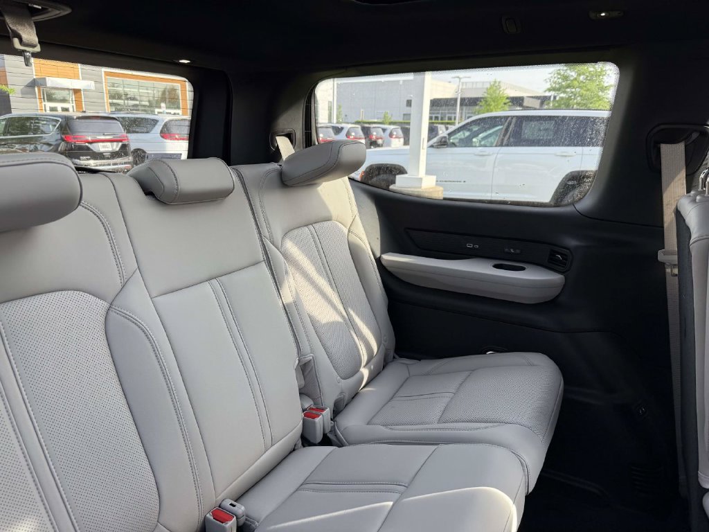 New 2026 Jeep Grand Wagoneer Limited AWD/4WD image 17