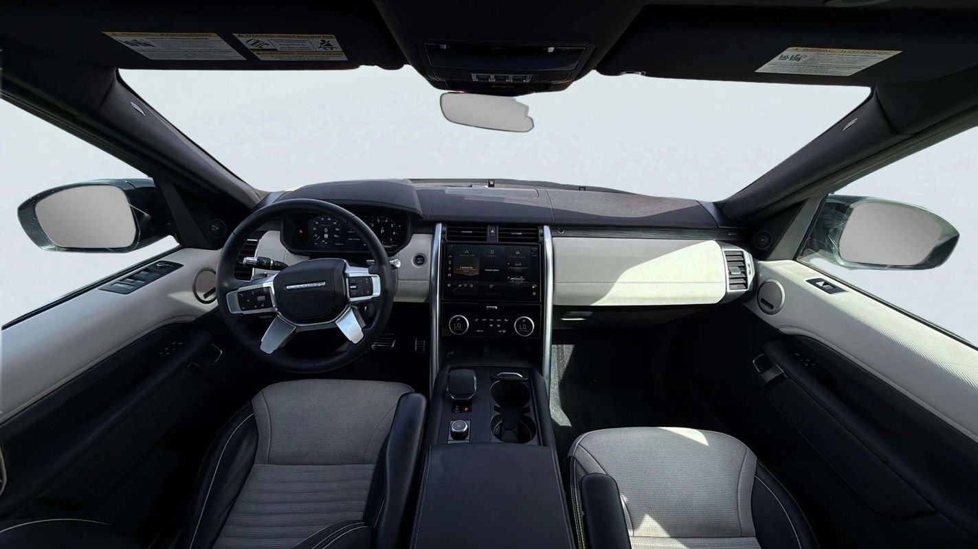 Used 2022 Land Rover Discovery HSE R-Dynamic image 9