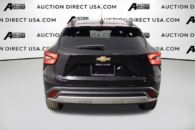 Used 2026 Chevrolet Trax LT FWD image 5