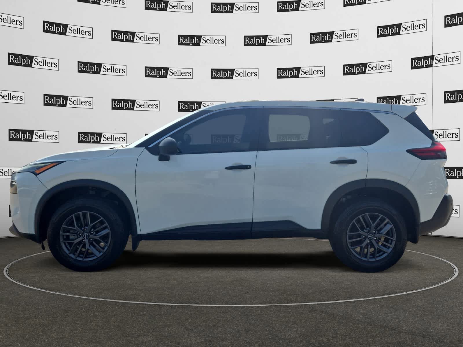 Used 2022 Nissan Rogue S FWD image 3