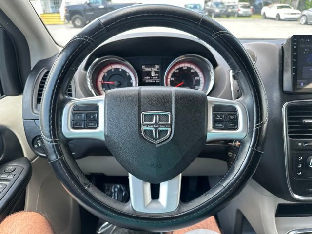 Used 2016 Dodge Grand Caravan SXT w/ Rear Park Assist Package FWD image 21