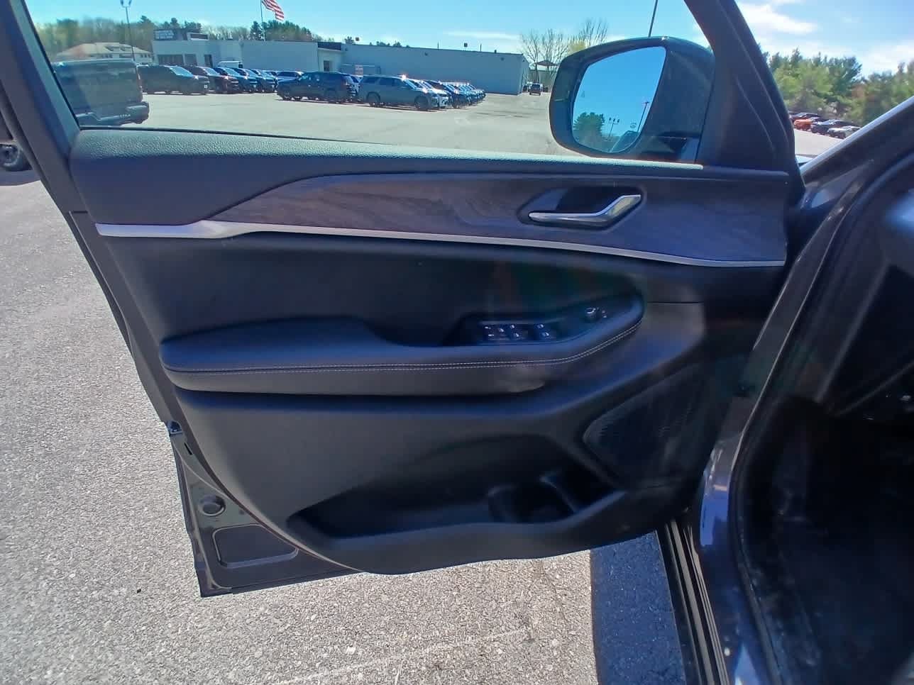 New 2026 Jeep Grand Cherokee L 4WD image 8