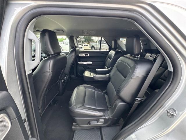 Used 2023 Ford Explorer Limited w/ Equipment Group 301A RWD image 11