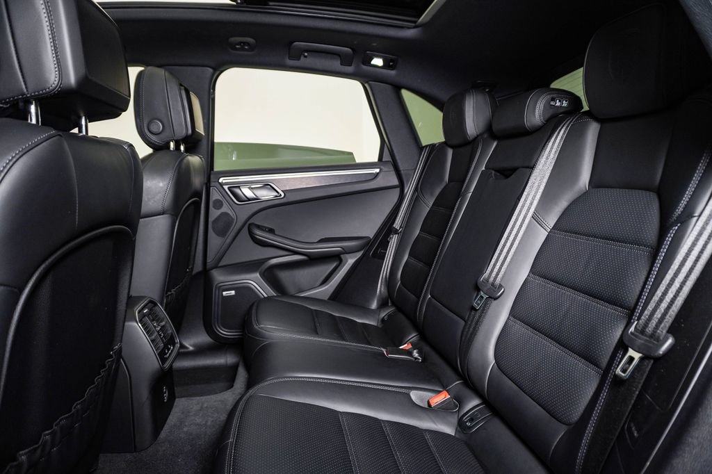 Certified 2020 Porsche Macan GTS AWD/4WD image 17