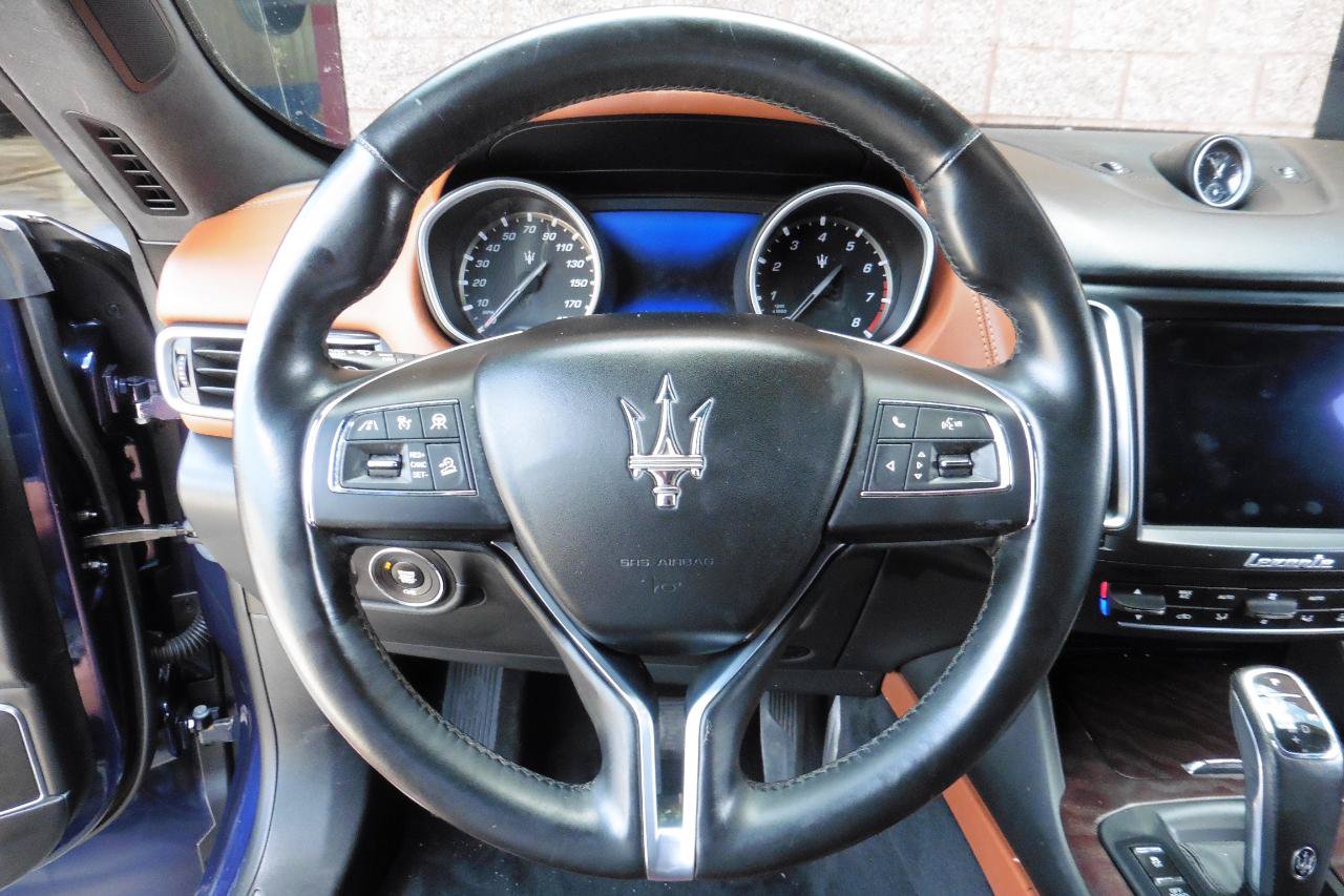 Used 2019 Maserati Levante GranLusso AWD/4WD image 6