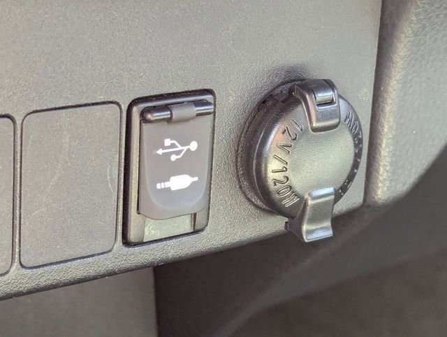 Used 2013 Toyota RAV4 Limited AWD/4WD image 21