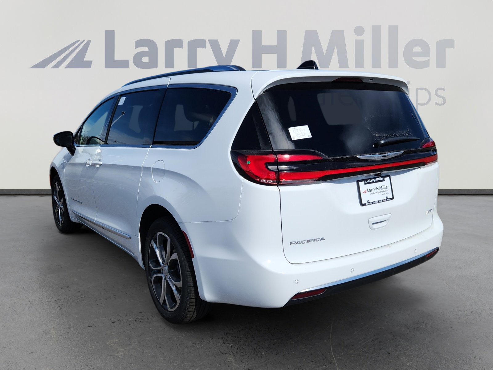 New 2026 Chrysler Pacifica Pinnacle image 4