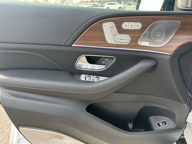 New 2026 Mercedes-Benz GLS 580 4MATIC image 14