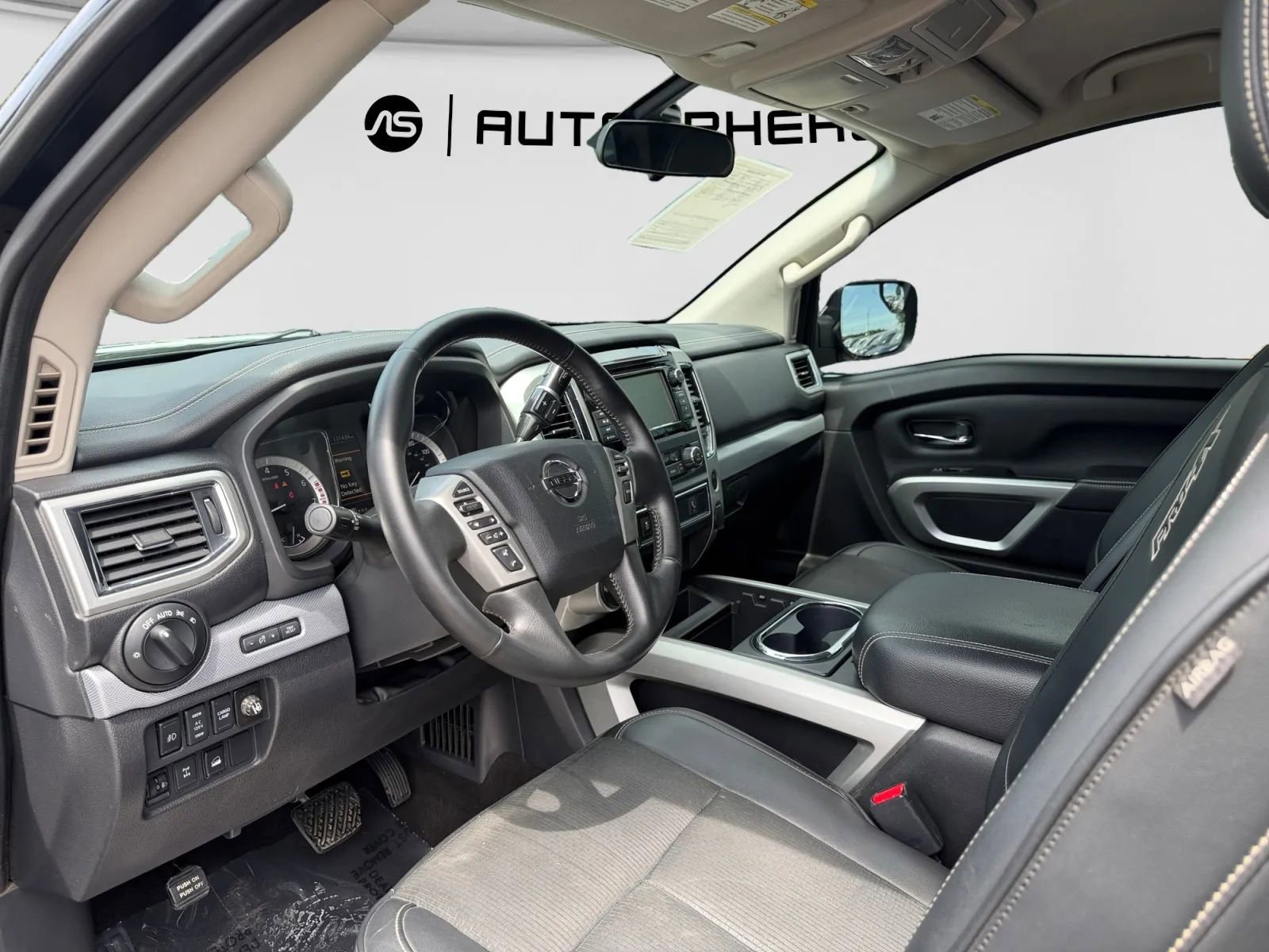 Used 2019 Nissan Titan PRO-4X AWD/4WD image 16