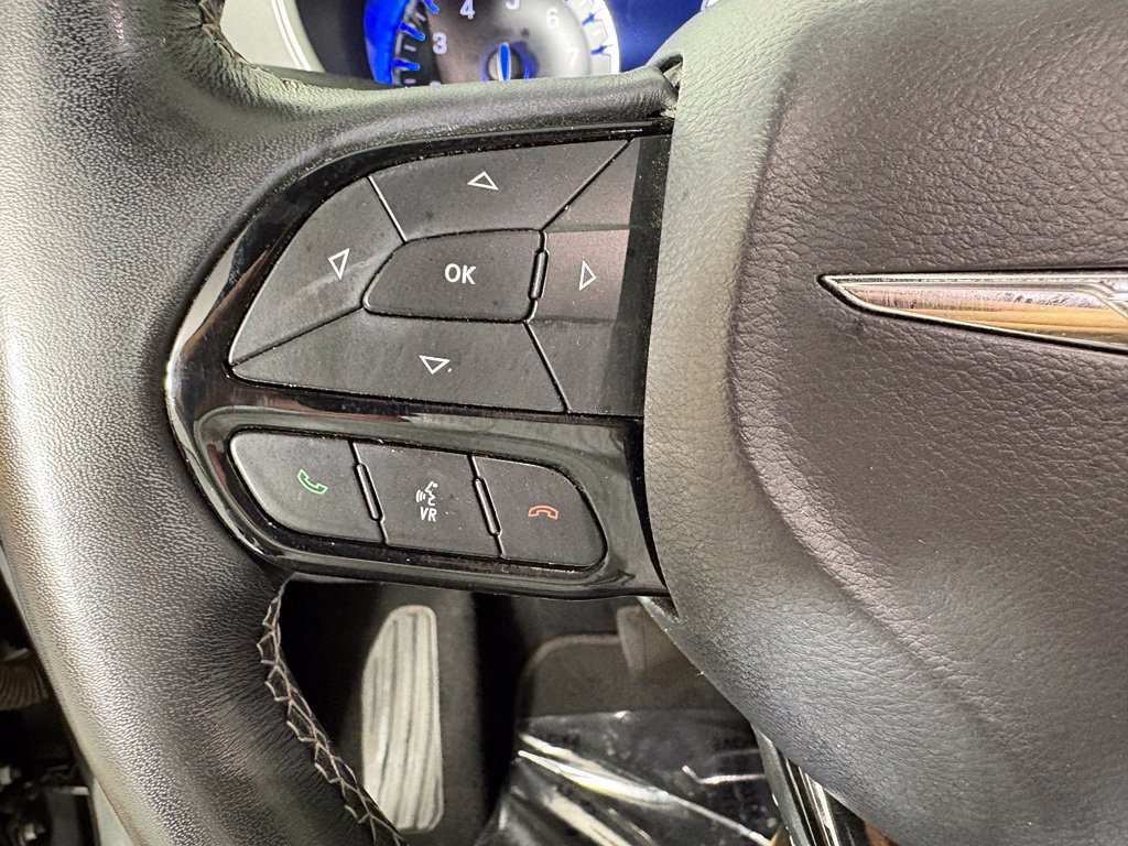 Used 2020 Chrysler Pacifica Touring-L Plus FWD image 22