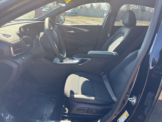 Used 2025 Buick Envista Preferred w/ Convenience I Package image 14