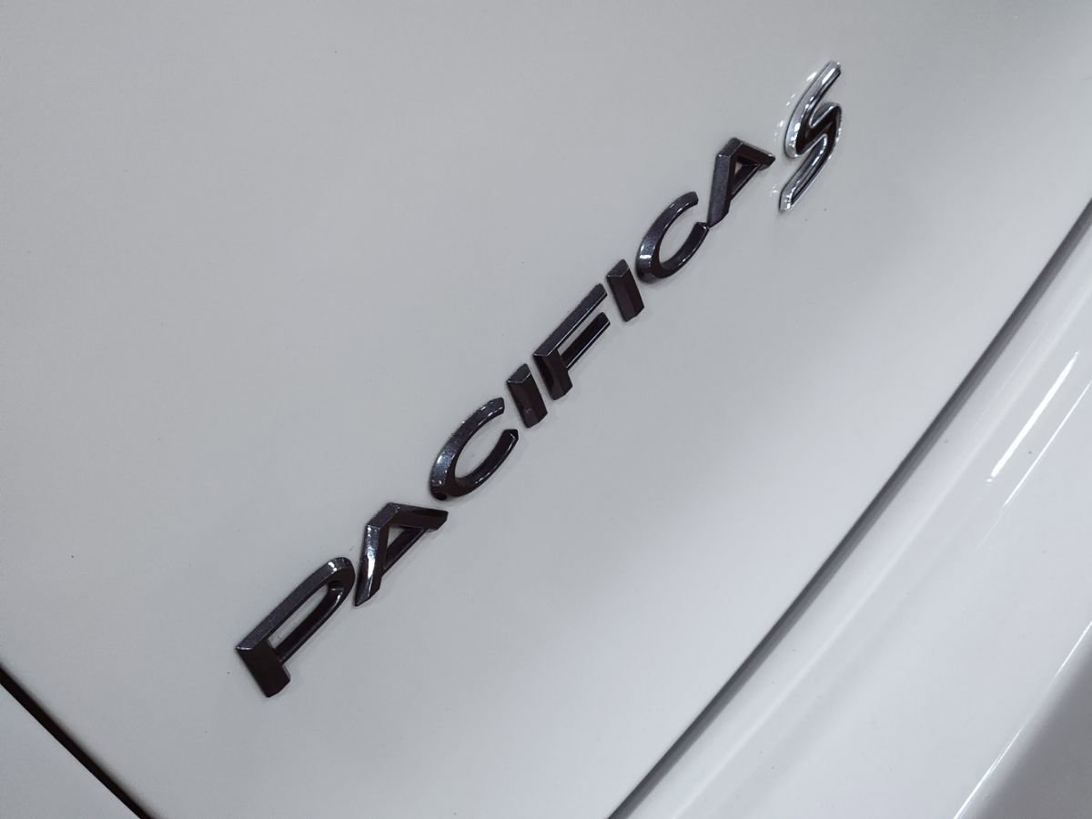 Used 2020 Chrysler Pacifica Limited w/ Advanced Safetytec Group image 25