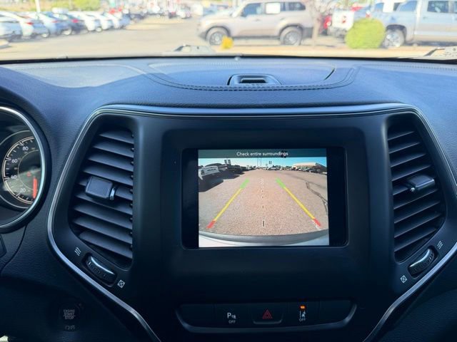 Used 2021 Jeep Cherokee Latitude Plus AWD/4WD image 18