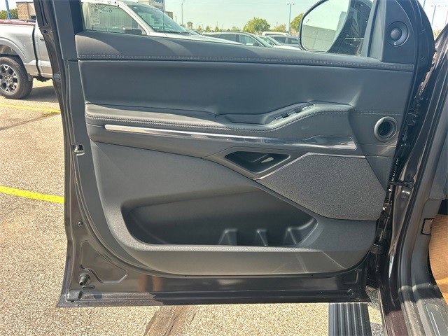 New 2025 Lincoln Navigator Reserve w/ Jet Appearance Package image 20