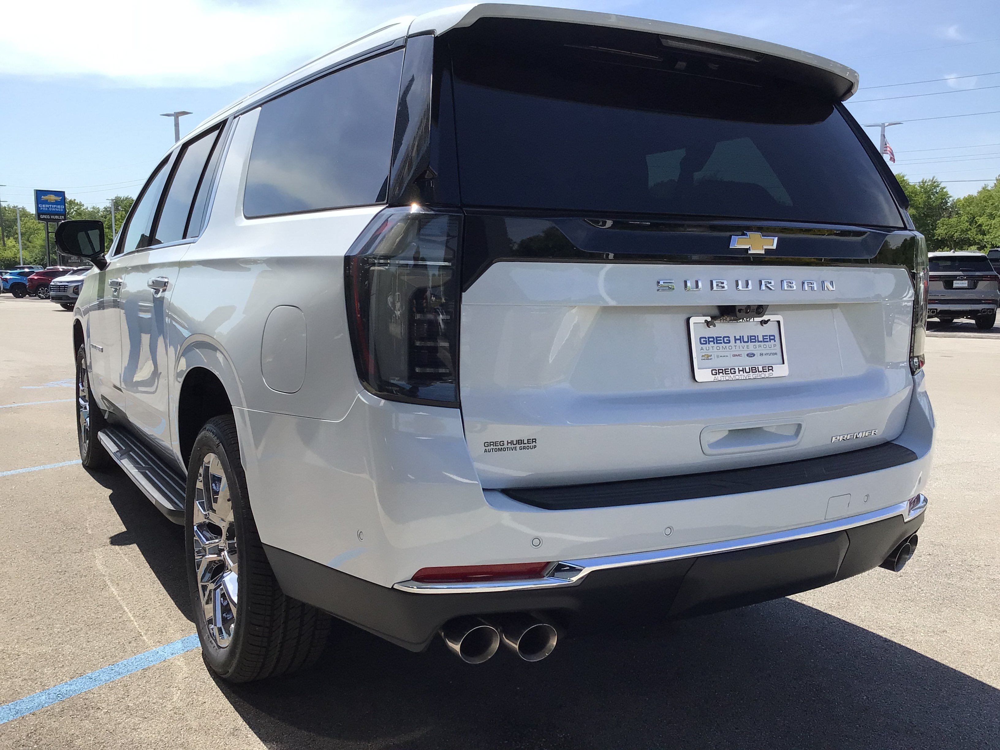 New 2026 Chevrolet Suburban Premier AWD/4WD image 10