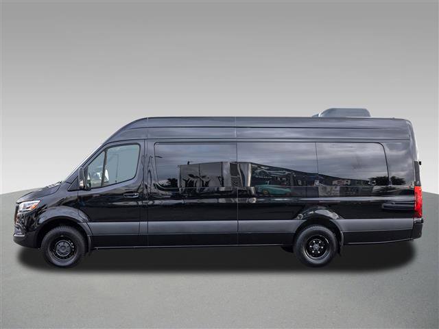 Used 2023 Mercedes-Benz Sprinter 3500 image 2