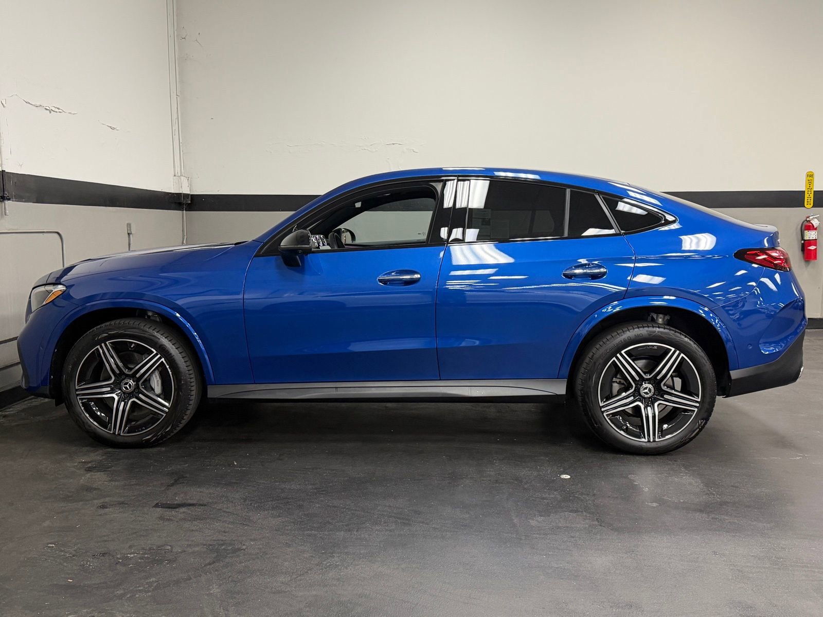 Certified 2025 Mercedes-Benz GLC 300 4MATIC image 9