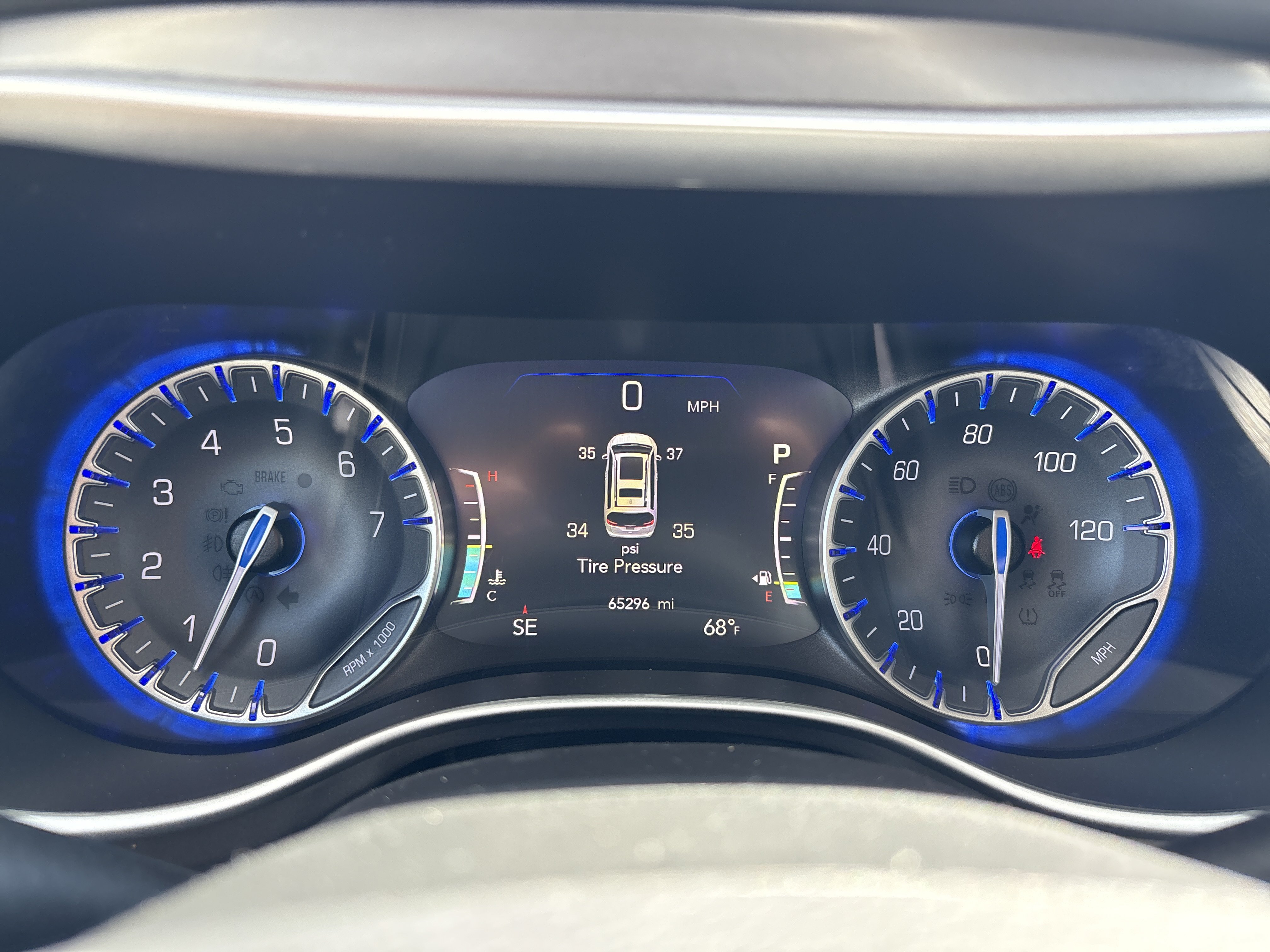 Used 2023 Chrysler Pacifica Touring-L FWD image 25