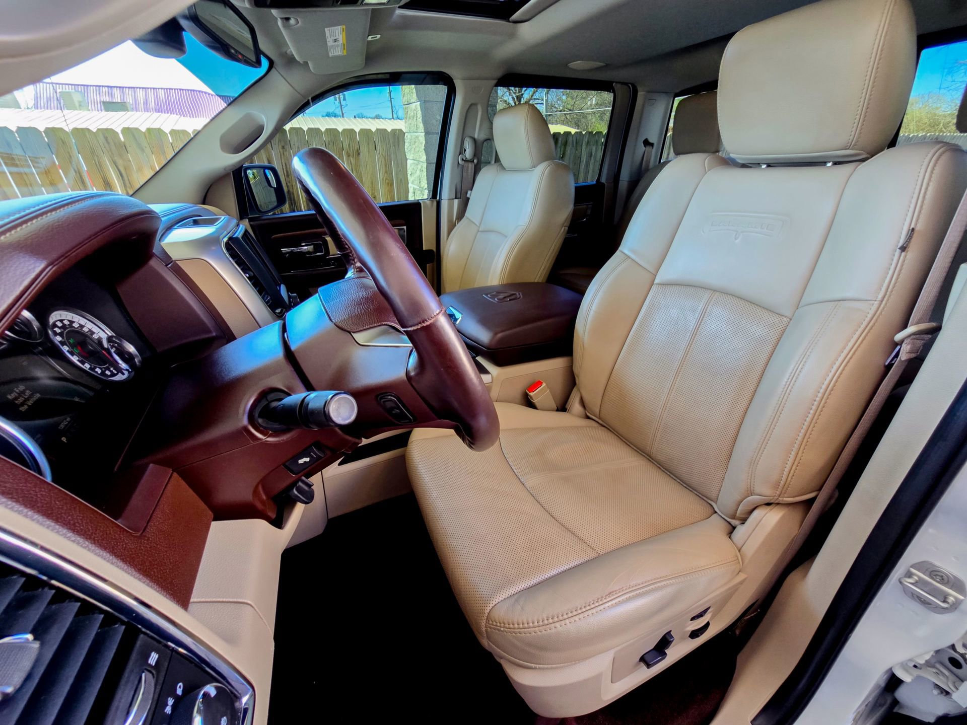 Used 2018 RAM 1500 Laramie w/ Convenience Group image 26