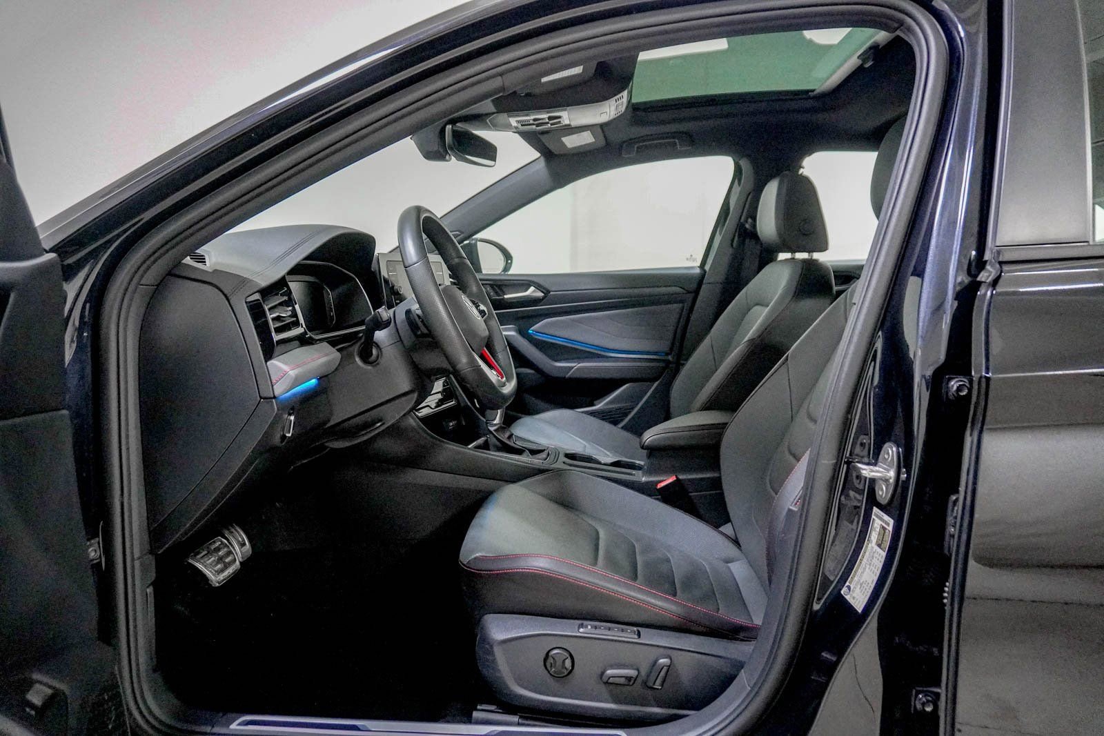 Used 2025 Volkswagen Jetta GLI Autobahn FWD image 19