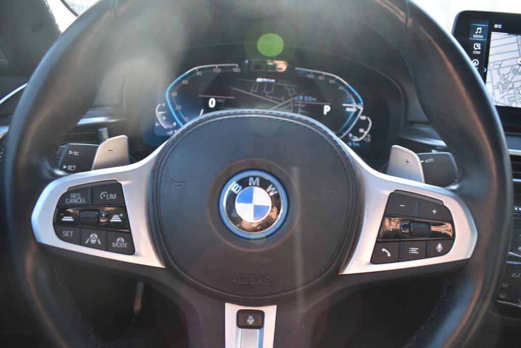 Used 2023 BMW 530e xDrive w/ Premium Package image 15