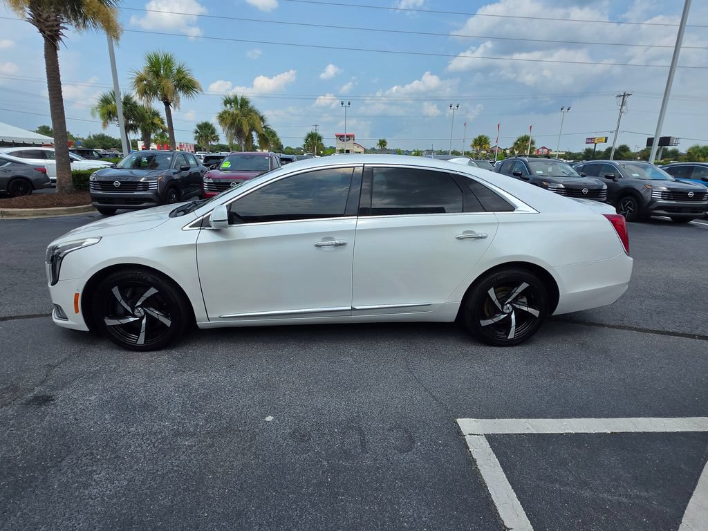 Used 2019 Cadillac XTS Luxury FWD image 2