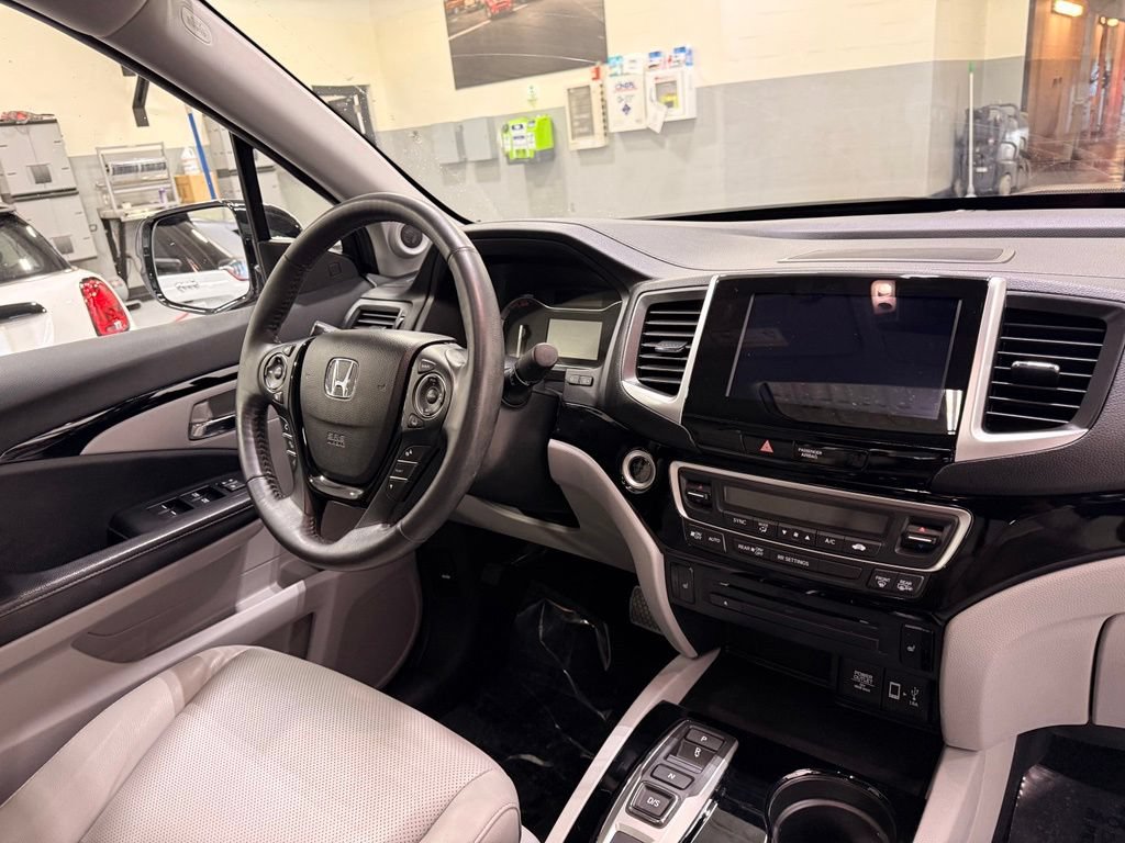 Used 2020 Honda Ridgeline RTL-E image 31