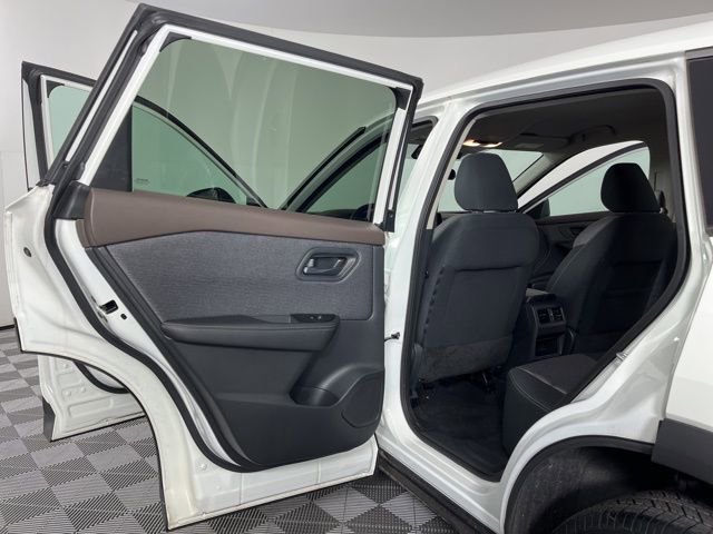 Used 2021 Nissan Rogue S image 41