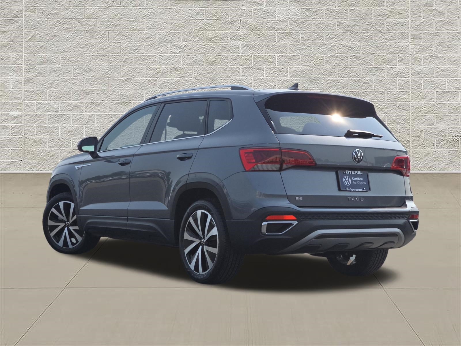 Certified 2023 Volkswagen Taos SE w/ Panoramic Sunroof Package FWD image 5