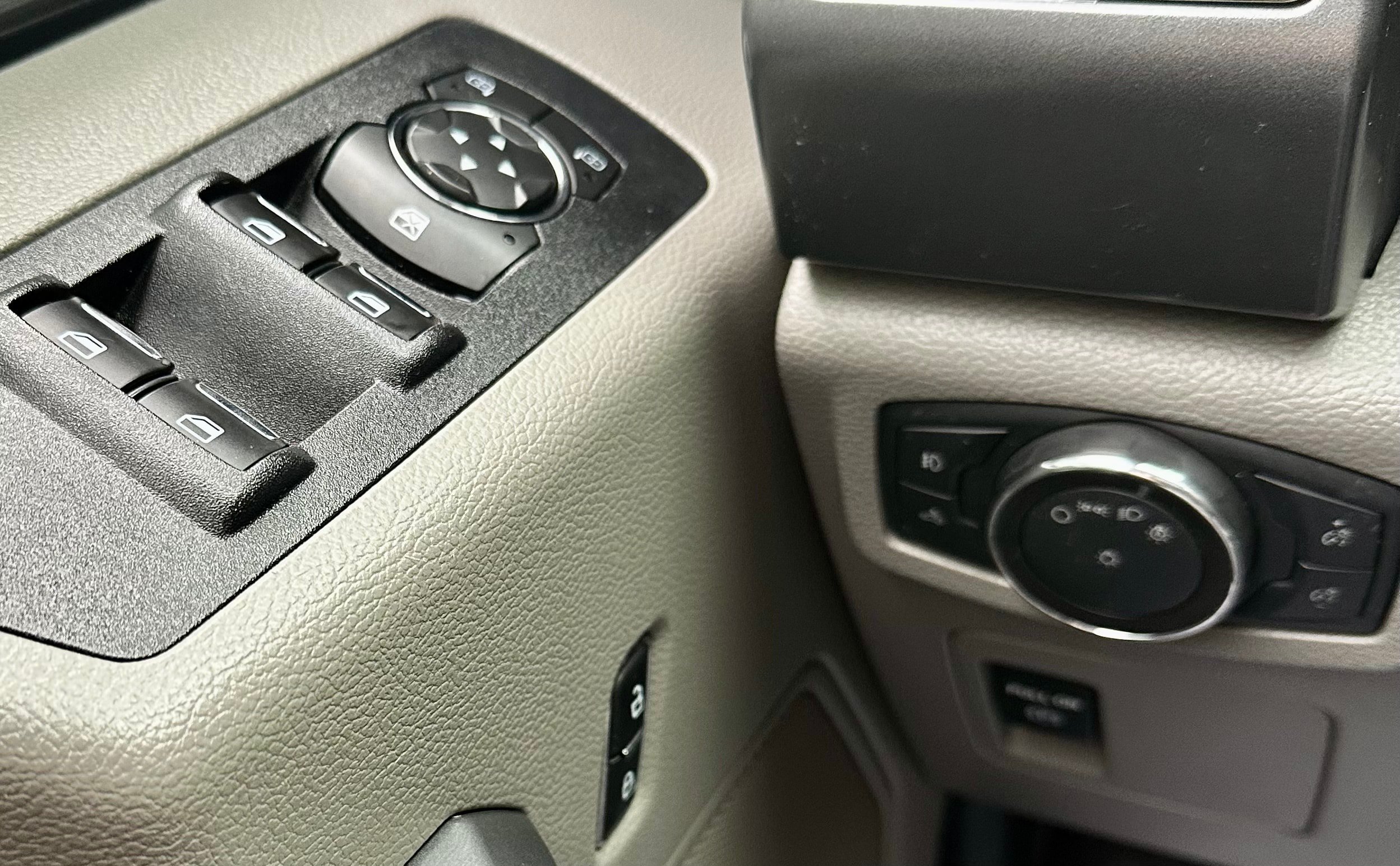 Used 2018 Ford F150 XLT AWD/4WD image 11