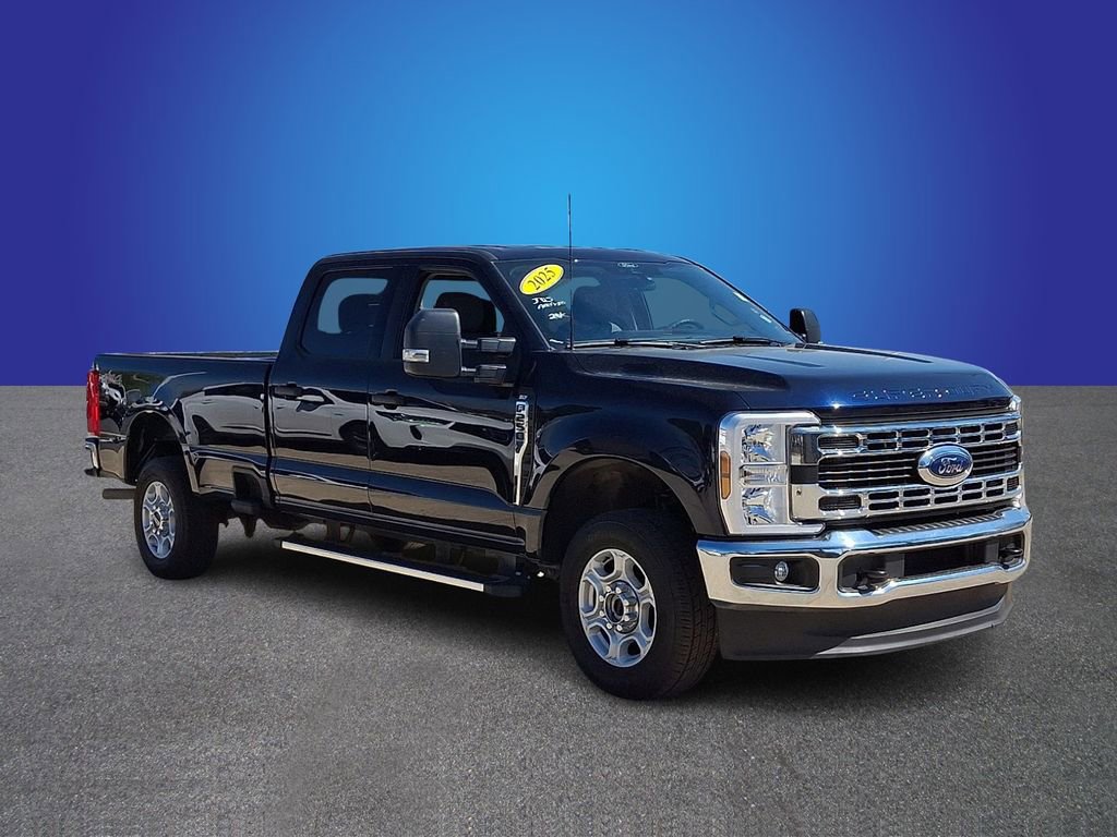 Used 2025 Ford F250 XLT AWD/4WD image 3