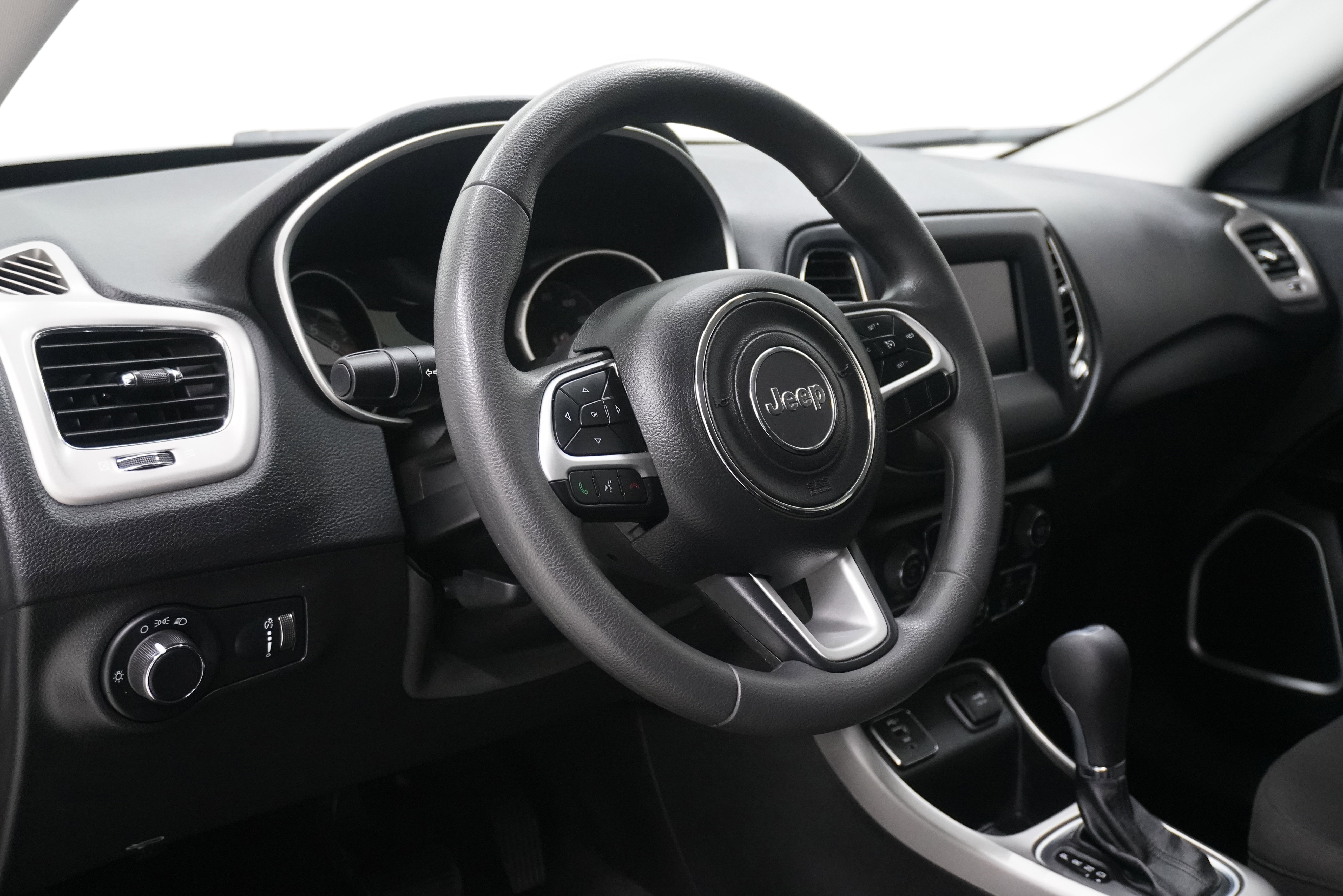 Used 2020 Jeep Compass Sport w/ Tech Group image 9