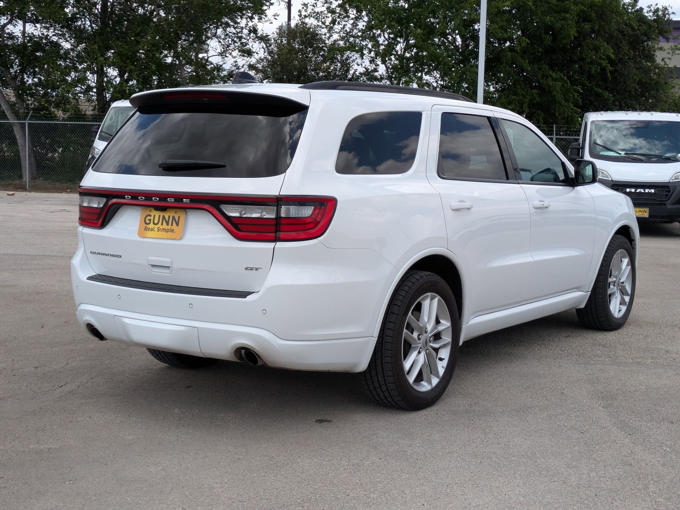 Used 2024 Dodge Durango GT RWD image 3