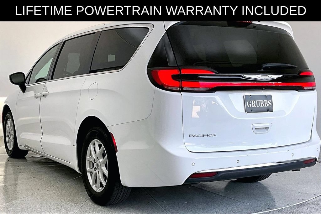 Used 2024 Chrysler Pacifica Touring-L FWD image 15